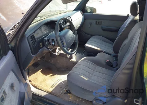 1999 Toyota Tacoma z USA, uszkodzony, nr VIN 4TAVL52N8XZ423350